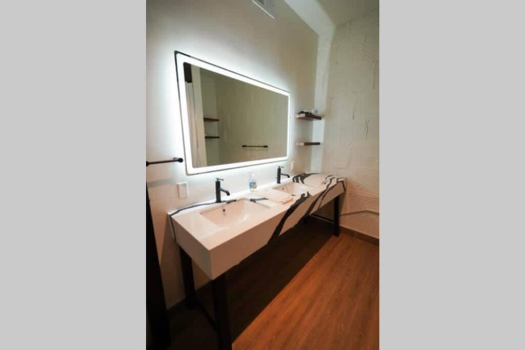 3E - *Renovated* 3 Min To Hillman Cancer Center Sleeps 6 Pittsburgh Eksteriør bilde